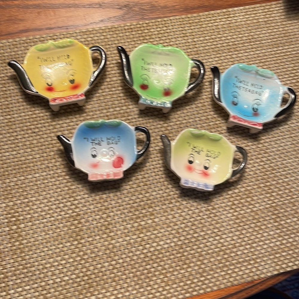 VINTAGE 5 TEA BAG HOLDERS JAPAN. It WILL HOLD YOUR TEABAG